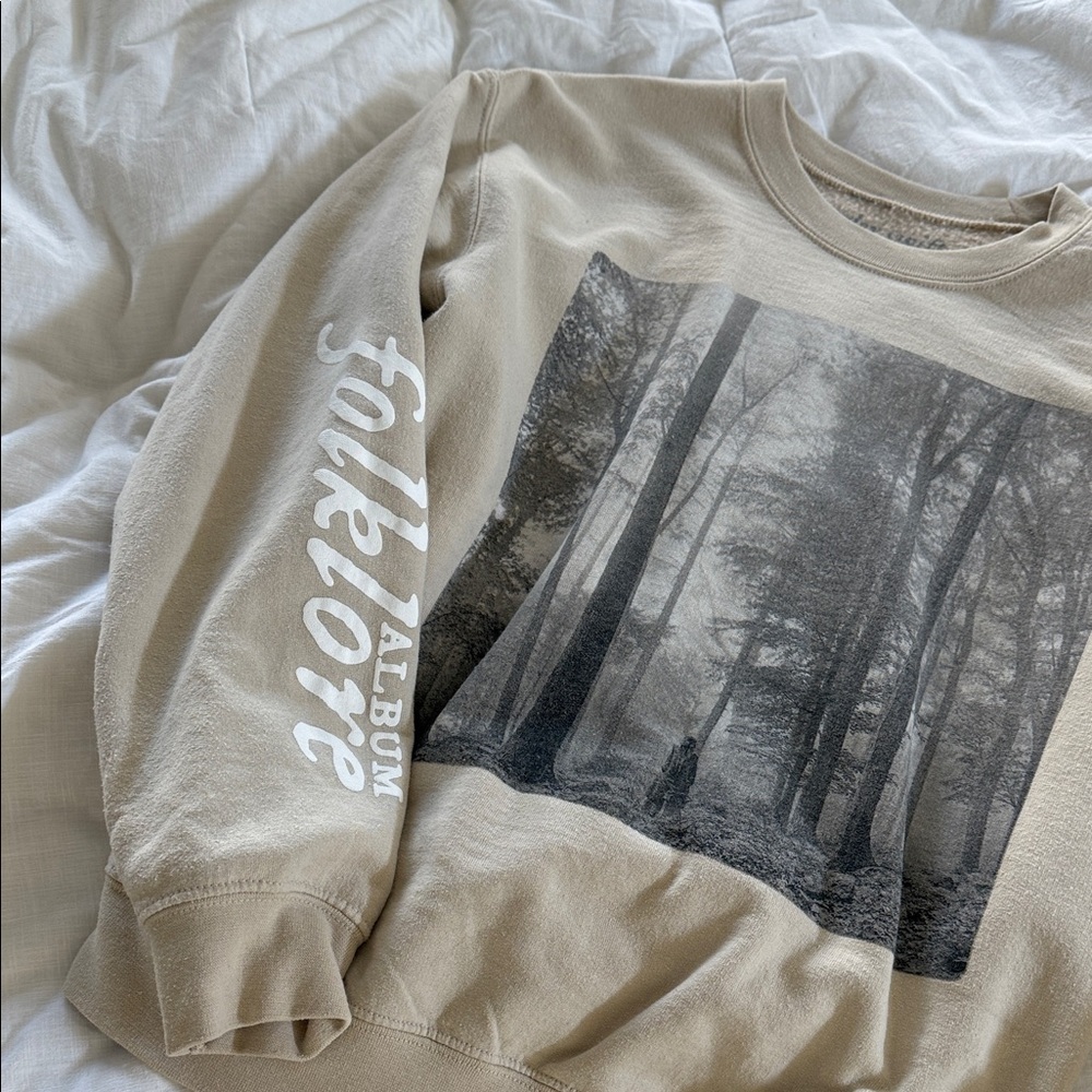 Taylor Swift sweatshirt